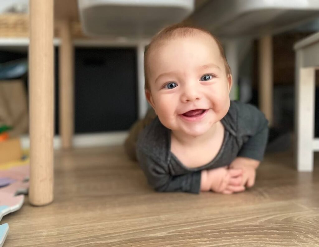 mérlegen, hogy mennyi egy 3 hónapos baba súlya